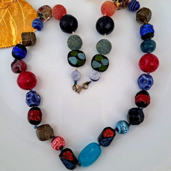 Vintage Beaded Necklace - Picture 2 of 5